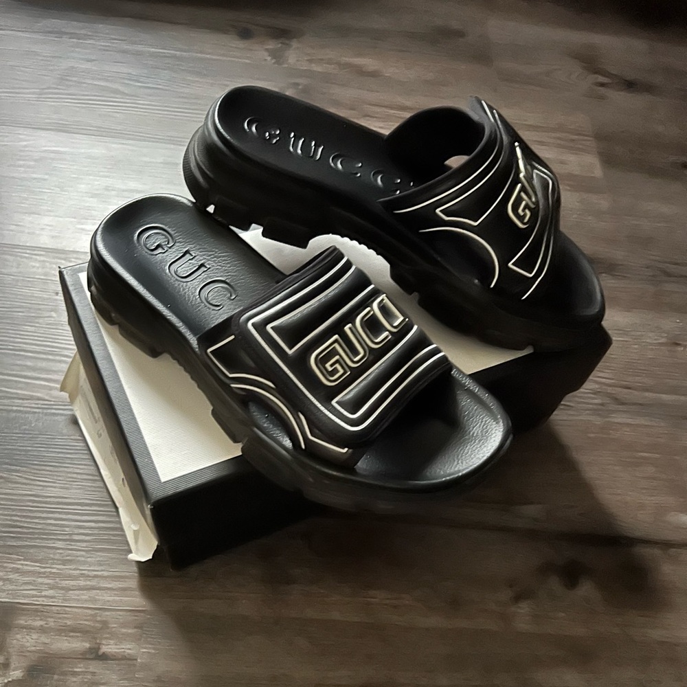 Gucci Aguru Trek Slide